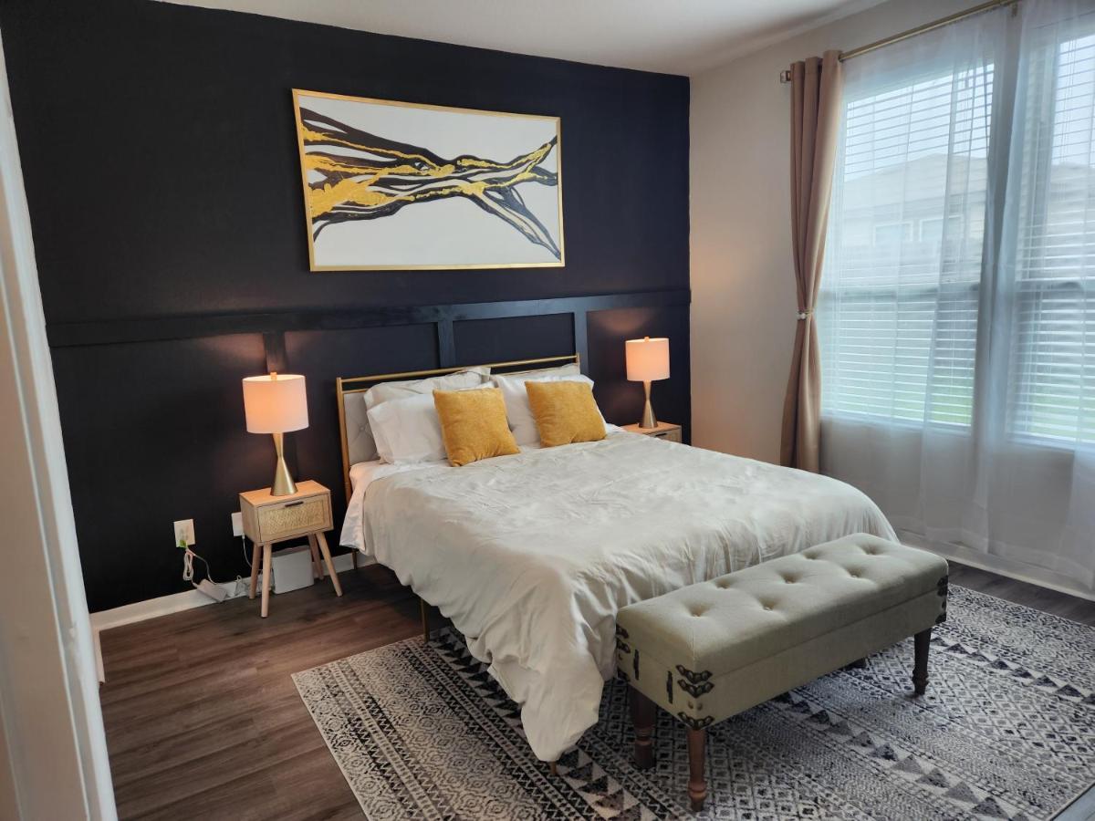 4 Bedroom Home Near Downtown Med Center Nrg Stadium Pearland Skyview Long By Ion Rentals Houston Exterior photo