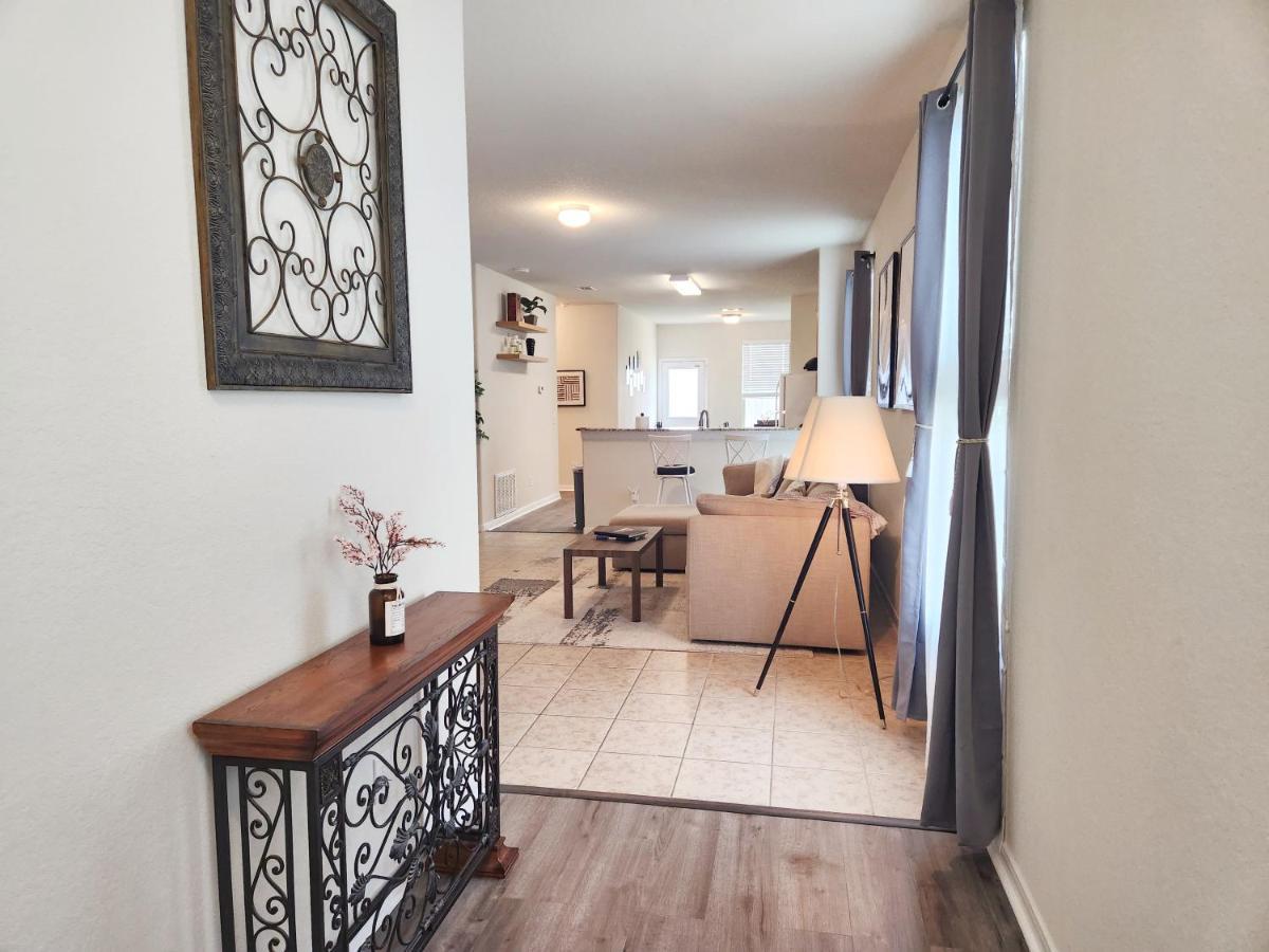 4 Bedroom Home Near Downtown Med Center Nrg Stadium Pearland Skyview Long By Ion Rentals Houston Exterior photo