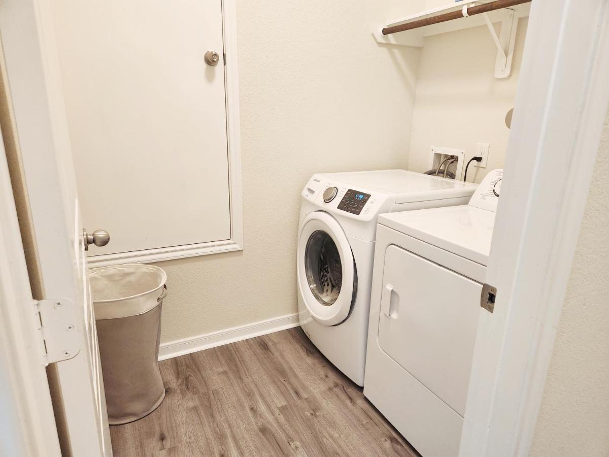 4 Bedroom Home Near Downtown Med Center Nrg Stadium Pearland Skyview Long By Ion Rentals Houston Exterior photo