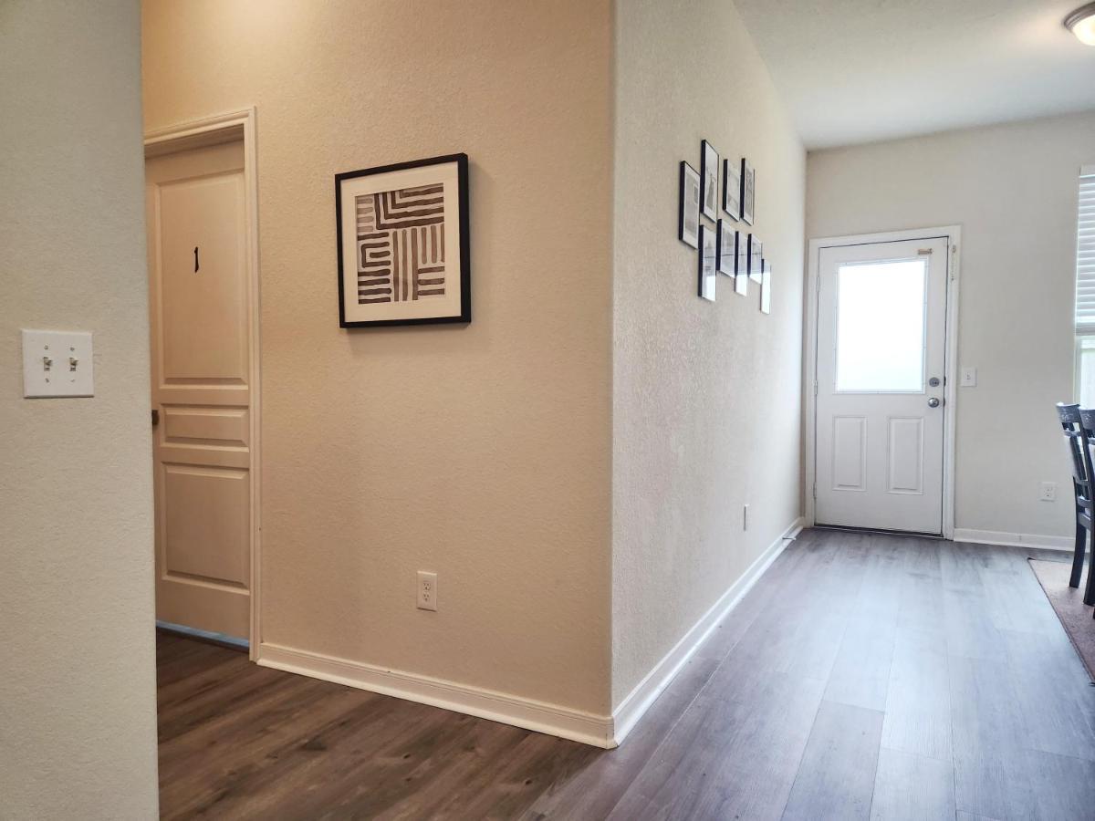 4 Bedroom Home Near Downtown Med Center Nrg Stadium Pearland Skyview Long By Ion Rentals Houston Exterior photo