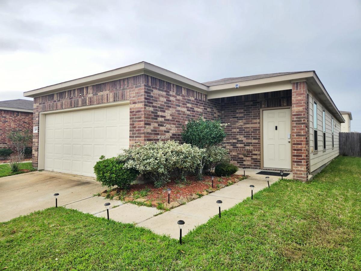 4 Bedroom Home Near Downtown Med Center Nrg Stadium Pearland Skyview Long By Ion Rentals Houston Exterior photo